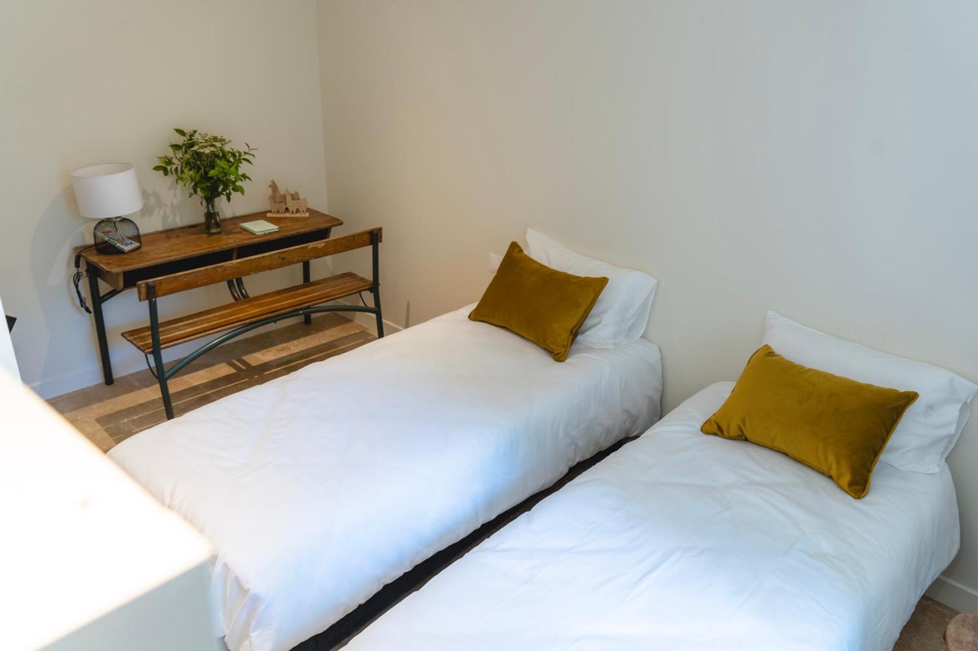 Les Terres Aoyama Hotel Saint Julien Les Rosiers Exterior photo